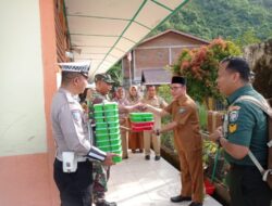 Program pemerintah Makanan Bergizi Gratis, Satlantas Polres Aceh Selatan Laksanakan Pendistribusian Makanan Bergizi di Sekolah.