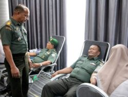 Wujud Peduli Sesama, Personel Kodim 0101/Kota Banda Aceh Ikuti Donor Darah HUT ke-79 Persit KCK