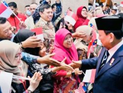 Antusiasme Masyarakat dan Pelajar Indonesia Warnai Kedatangan Presiden Prabowo di Kuala Lumpur