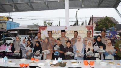 Buka Puasa Bersama Anak Yatim, Kapolres Aceh Barat Berikan Santunan